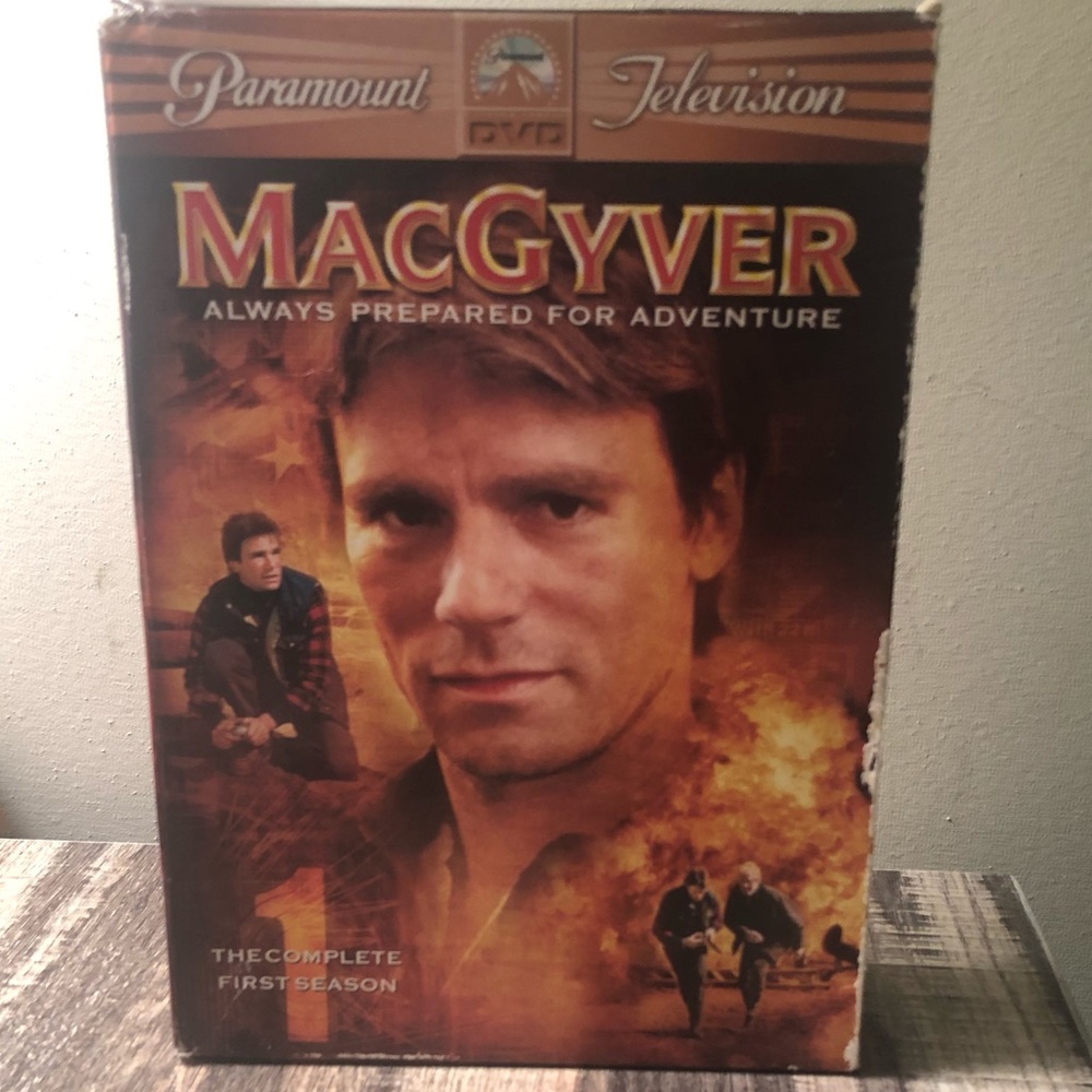 MacGyver Complete First 1st Season One 1 6 DVD set 2005